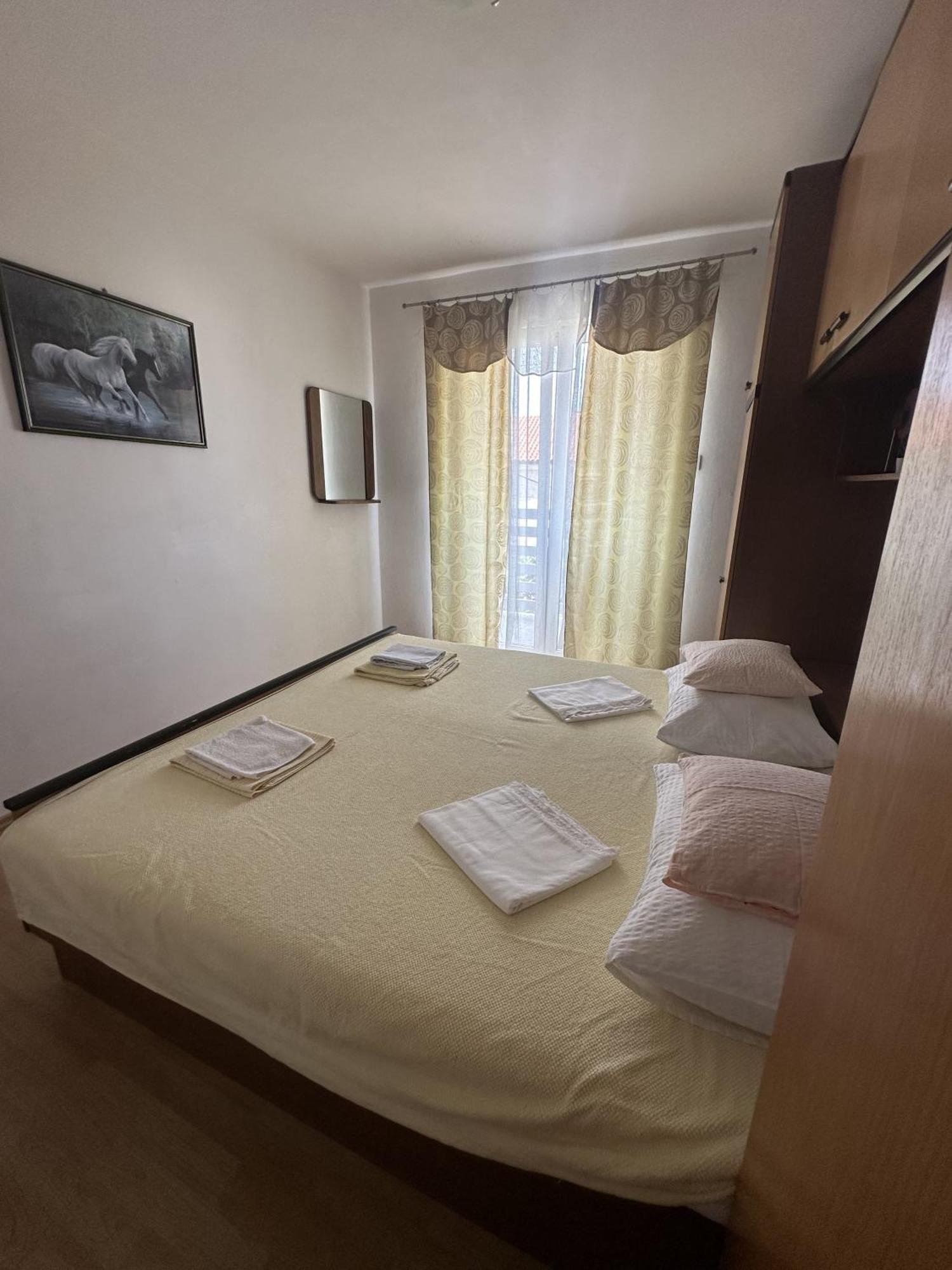 Apartmani Ira ツリクヴェニツァ エクステリア 写真